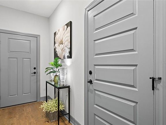 3rd image of 3421 W Horatio St #111