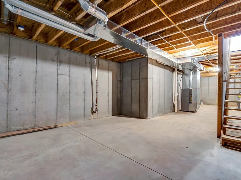 1000 Barton St — Photo 24