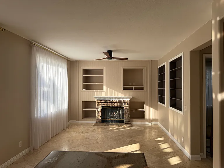 26085 Salinger Ln — Photo 4