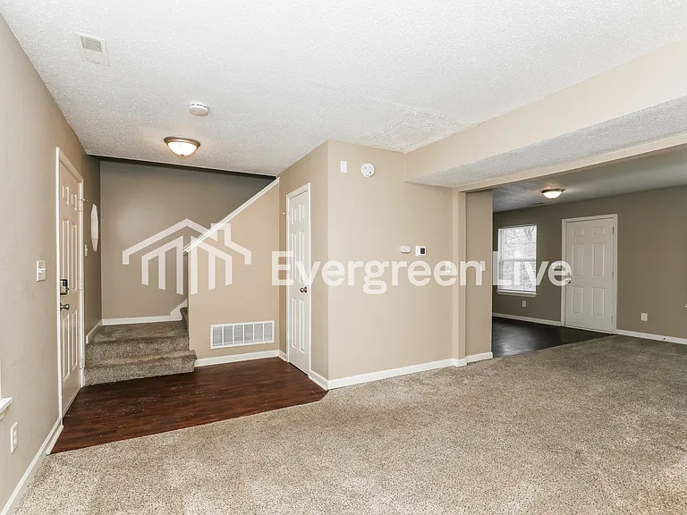 11359 Shady Hollow Ln — Photo 3