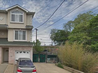 72 Merivale Ln, Staten Island, NY 10304