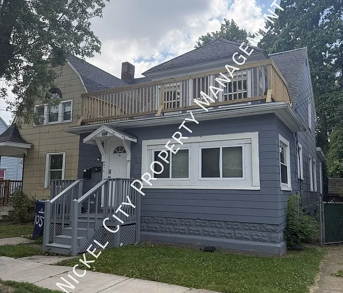 105 Mayer Ave #LOWER — Photo 1