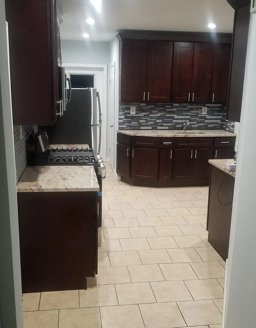 2 bed, 750 sqft, $2,300 — Photo 3
