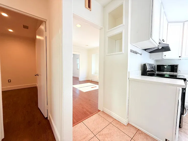 4447 Lockwood Ave — Photo 31