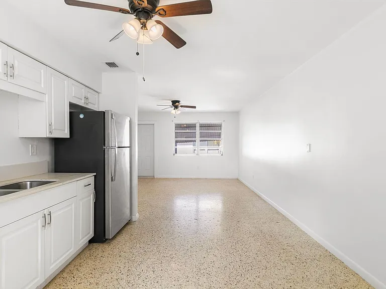 2421 Patterson Ave #A — Photo 1
