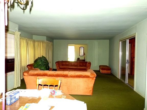 5th image of 323 Harbert St