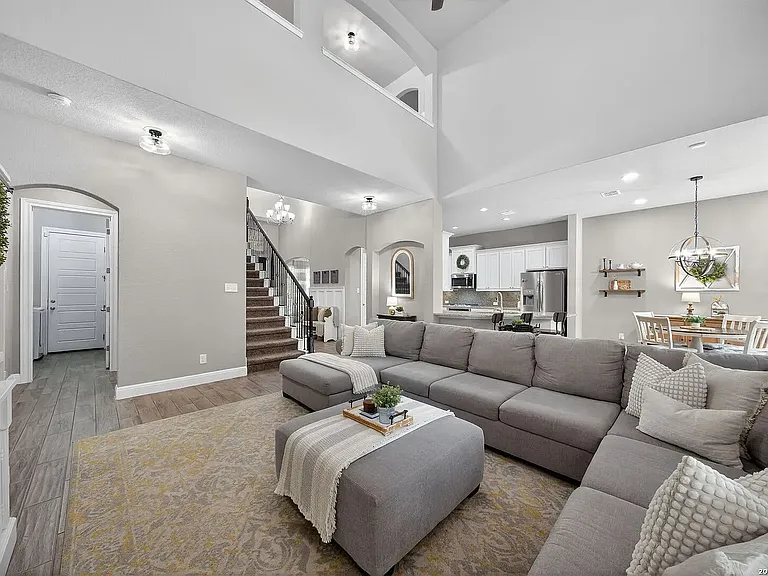 Large downstairs living room