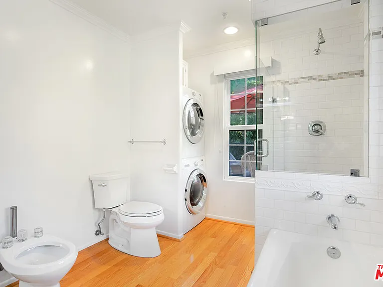 3855 Rambla Pacifico #D — Photo 21