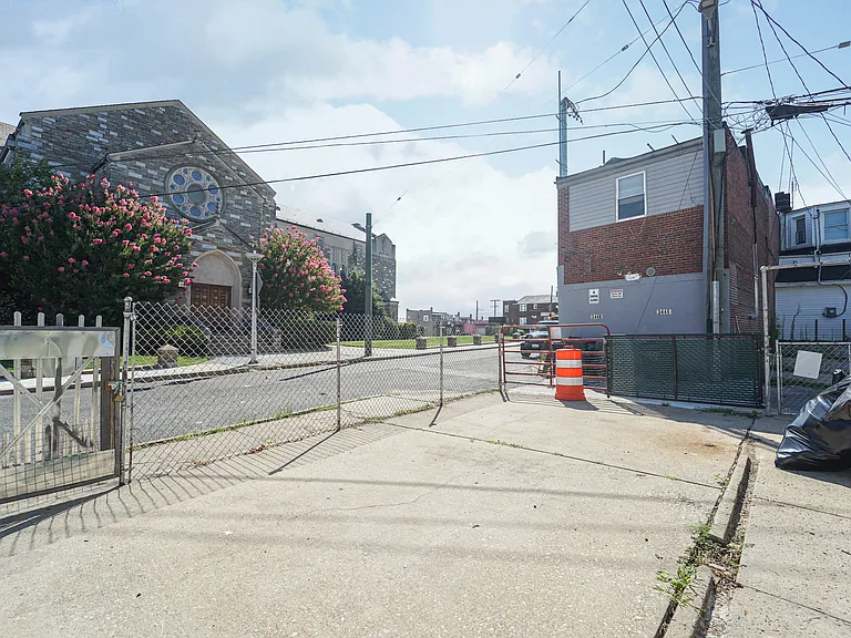 3445 Harwell Ave — Photo 27