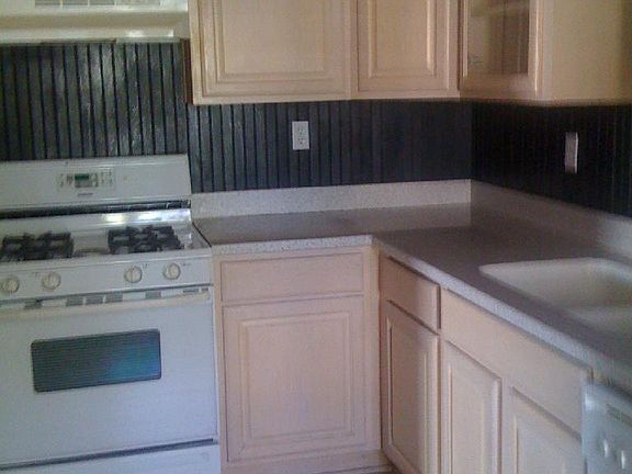 3rd image of 416 E 1st Ave