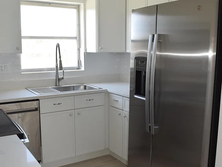 2747 Dudley Dr E #D — Photo 12