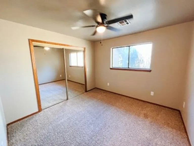 213 Woodbridge Cir — Photo 16
