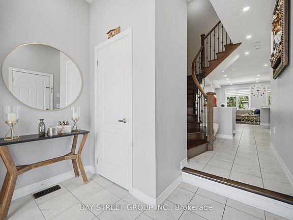 5th image of 20 Davenfield Cir