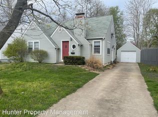 1249 E University St, Springfield, MO 65804