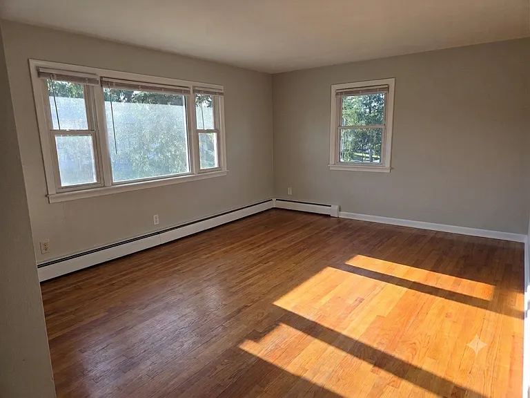 2015 Corbin Ave #4 — Photo 4