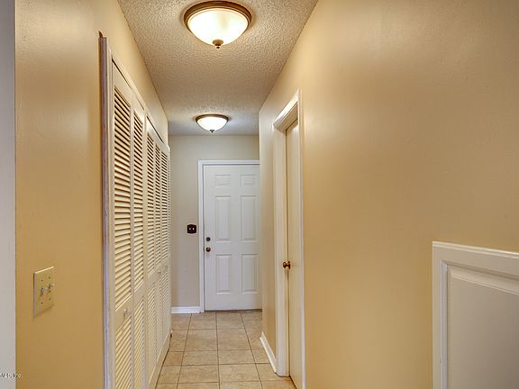 3rd image of 138 Governor St