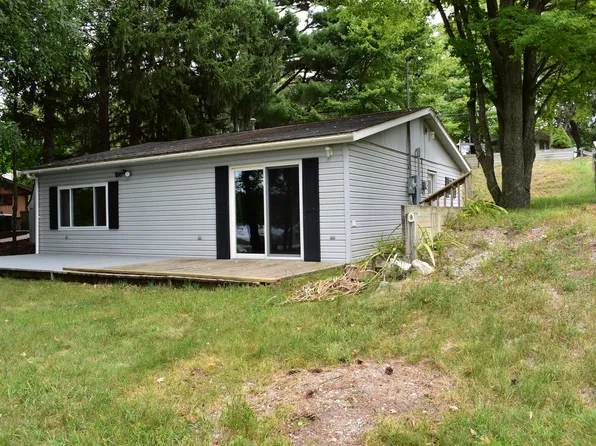 8681 S Main St, Holton, MI 49425