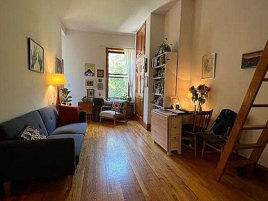 2nd image of 19 W 74th St #4R