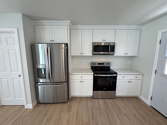 2nd image of 11313 Groveside Ave