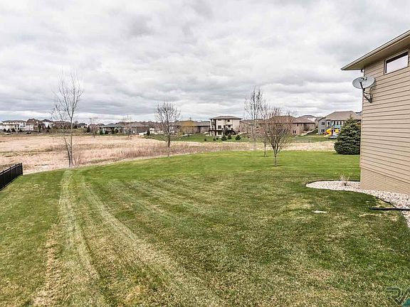 4th image of 1408 W Heatherridge Cir