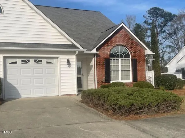 128 Glenalmond Ct, Dunn, NC 28334