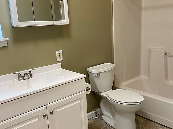 5th image of 11 Horicon Ave APT 1