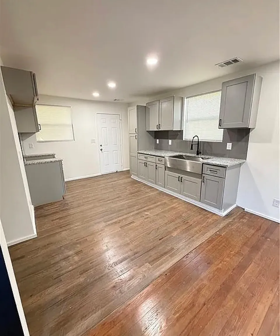3145 Locke Drive Southeast - 1 — Photo 3