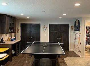 1306 Bitterroot Rd, Dell Rapids, SD 57022