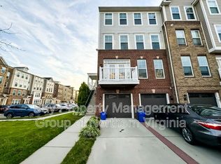 25255 Orchard View Ter, Chantilly, VA 20152