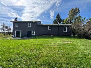 930 Reed Rd, Sterling, MI 48659