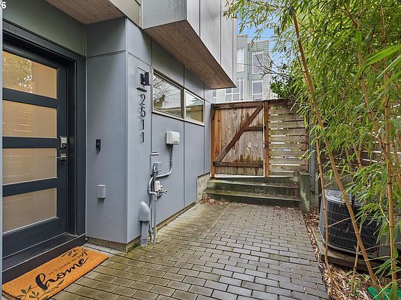 4th image of 2511 SE 29th Ave
