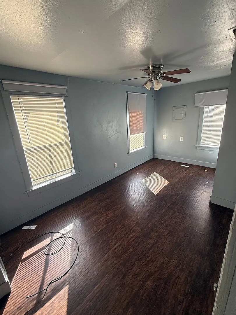 Available NOW! 3/2 Walking Distance to Texas Tech! — Photo 3