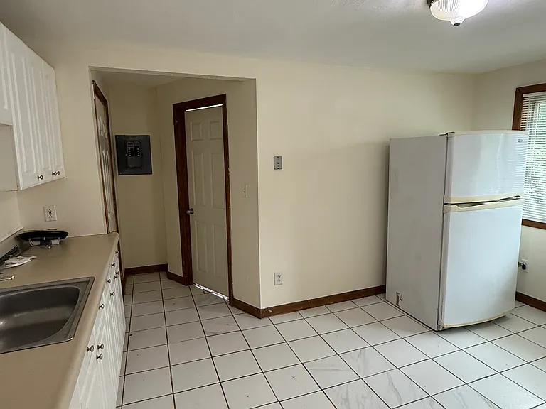 224 Hamilton St #2R — Photo 16