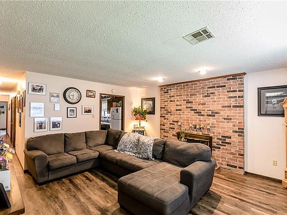 5th image of 2308 Bell Ave