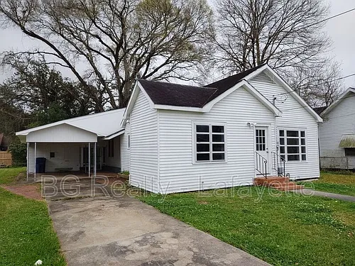303 S Guegnon St Photo 1