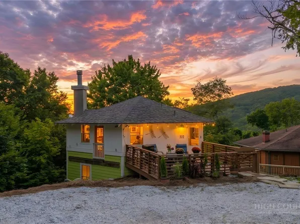 222 Birchwood Lane, Beech Mountain, NC 28604