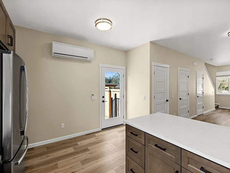 8511 Woodlawn Ave SW — Photo 19