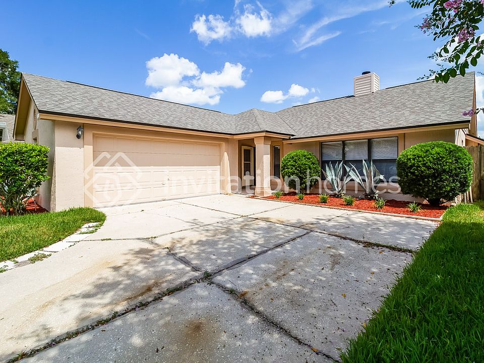 1st image of 580 Holbrook Cir