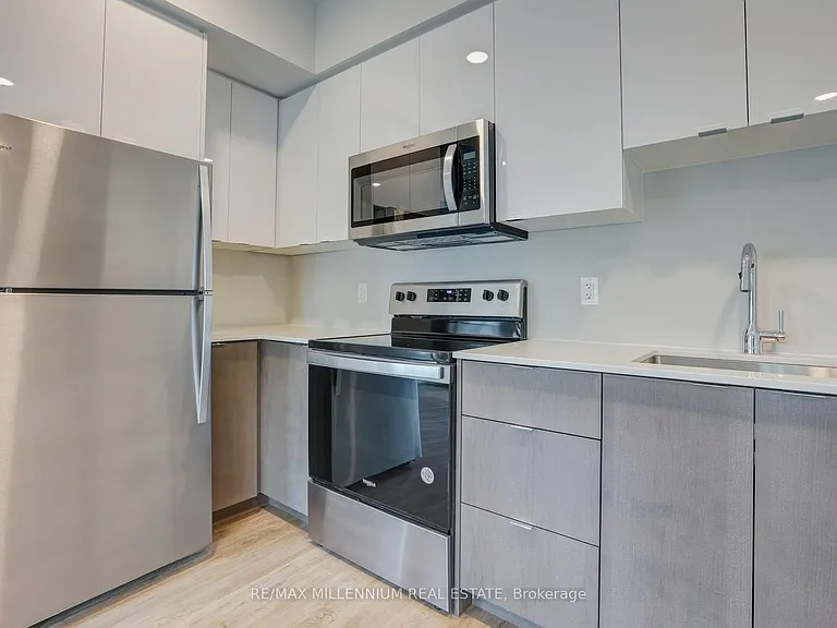 708 Woolwich St — Photo 15