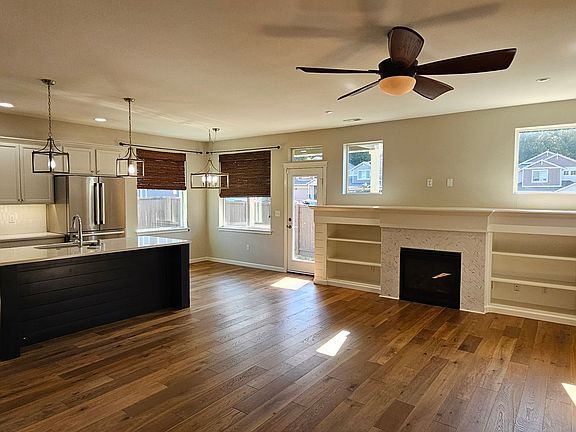 2nd image of 3843 Portside Dr