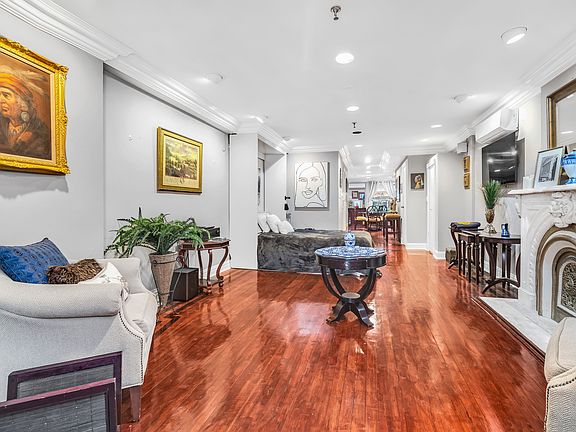 2nd image of 163 E 71st St #1D