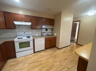 900 Wescott Sq, Saint Paul, MN 55123