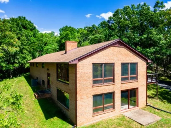 1691 Webb Ln, Mount Crawford, VA 22841