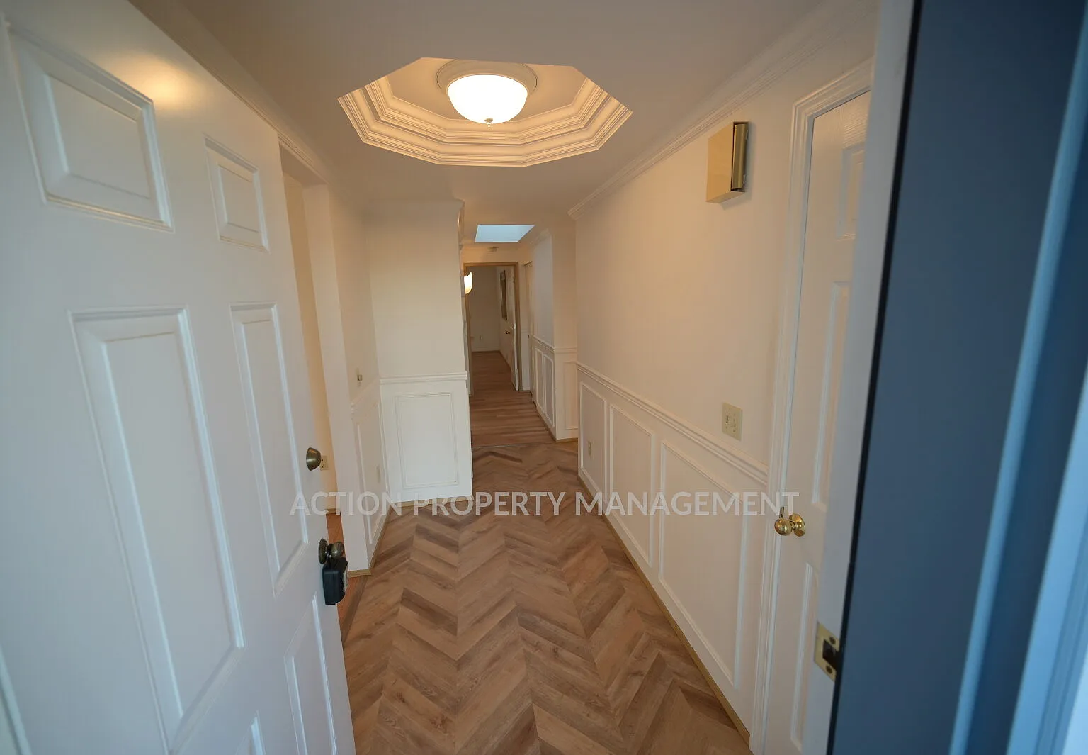 1 bed, 2.0 bath, 1336 sqft, $2,250 — Photo 2