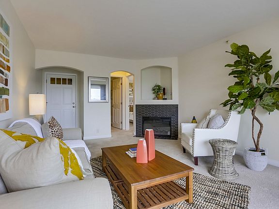 4th image of 4205 Lamont St Unit 12