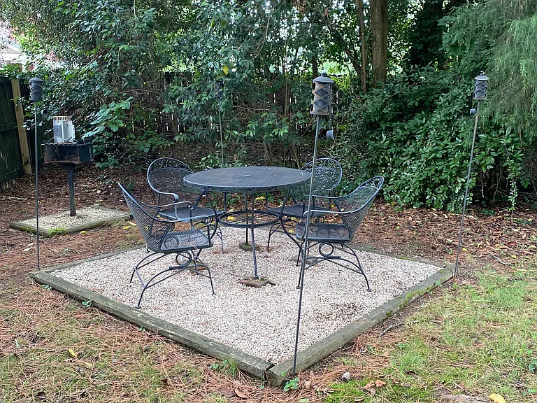 Metal yard furniture and included cookout grill included