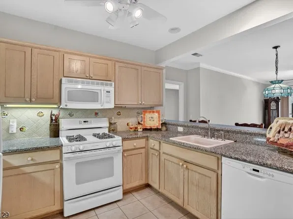 2205 Clinton Ln Unit 2205, Rockaway, NJ 07866