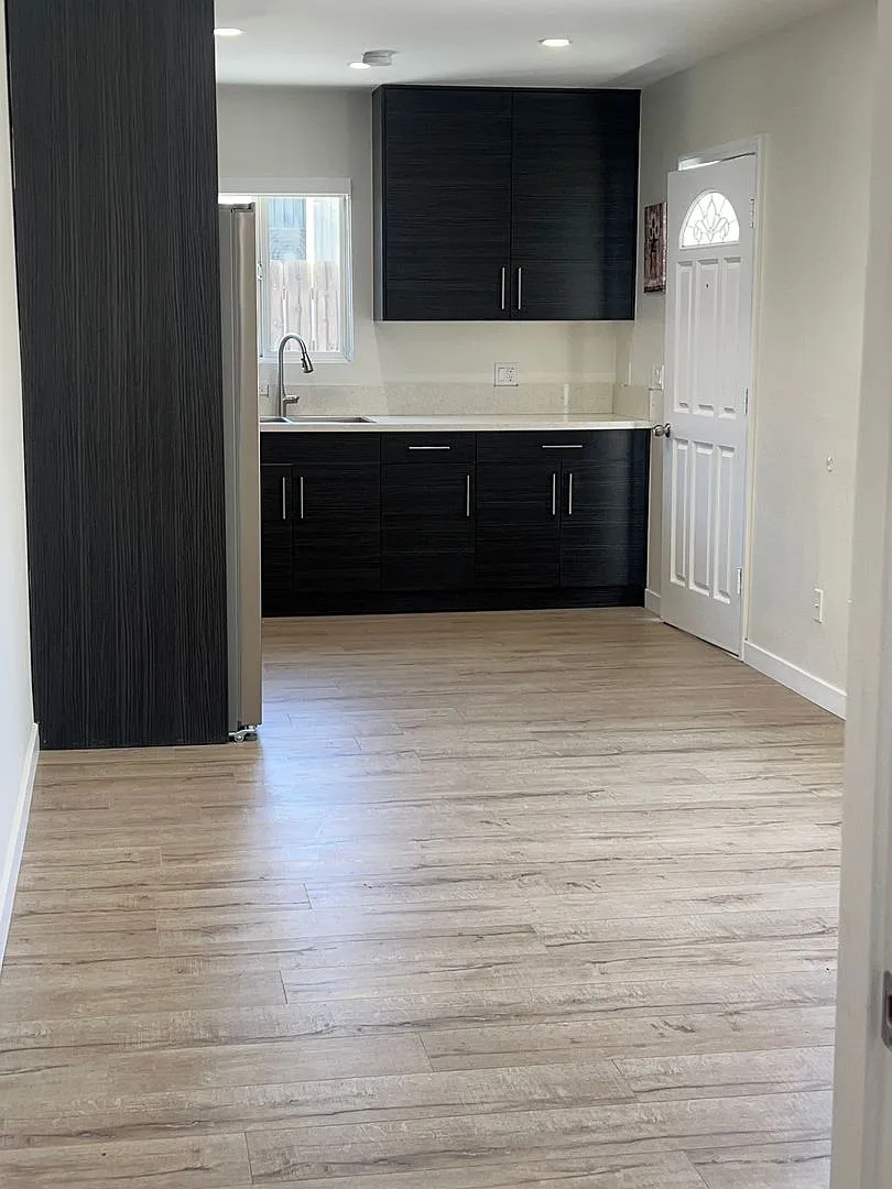 14201 Calvert St. — Photo 3