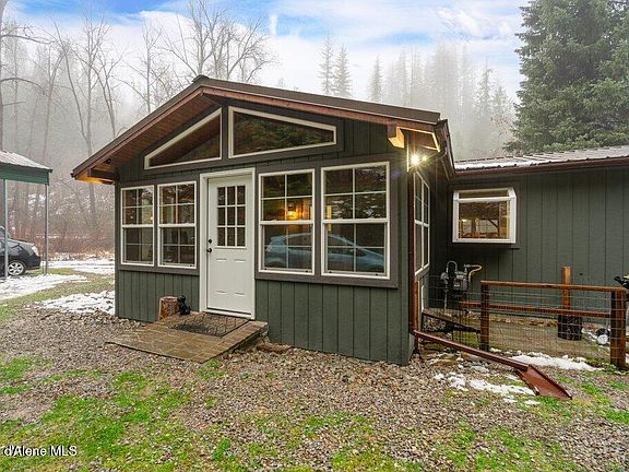 3rd image of 1231 French Gulch Rd