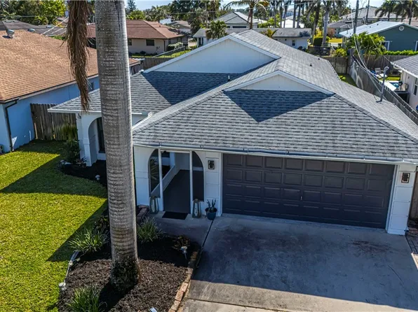754 105th Ave N, Naples, FL 34108